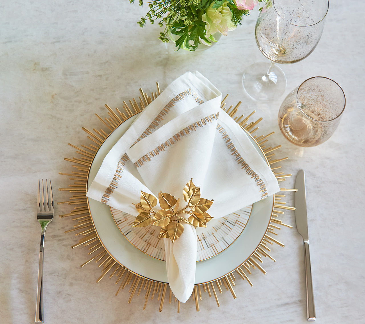 Kim Seybert Luxury Filament Napkin in White & Gold & Silver