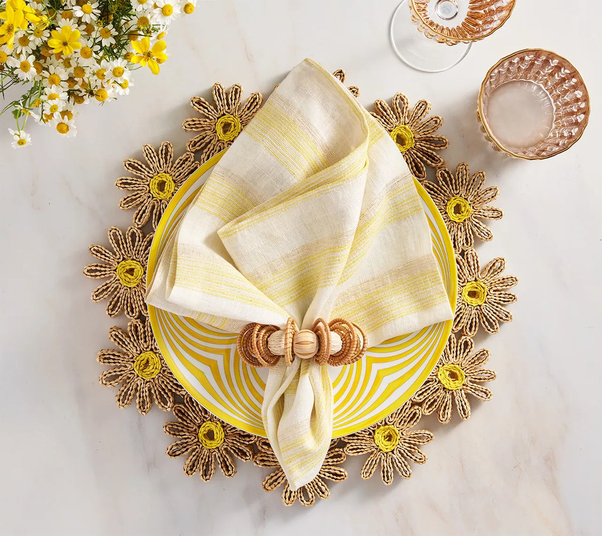 #color_yellow & white