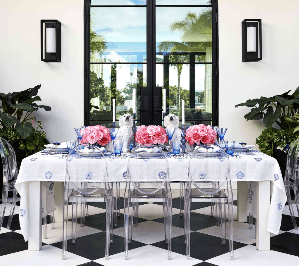 Carnation Tablecloth in White & Blue