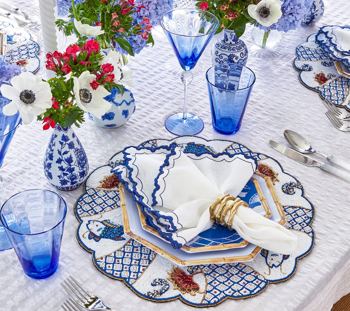 Kim Seybert, Inc.Daphne Wine Glass in Blue, Set of 4Glassware