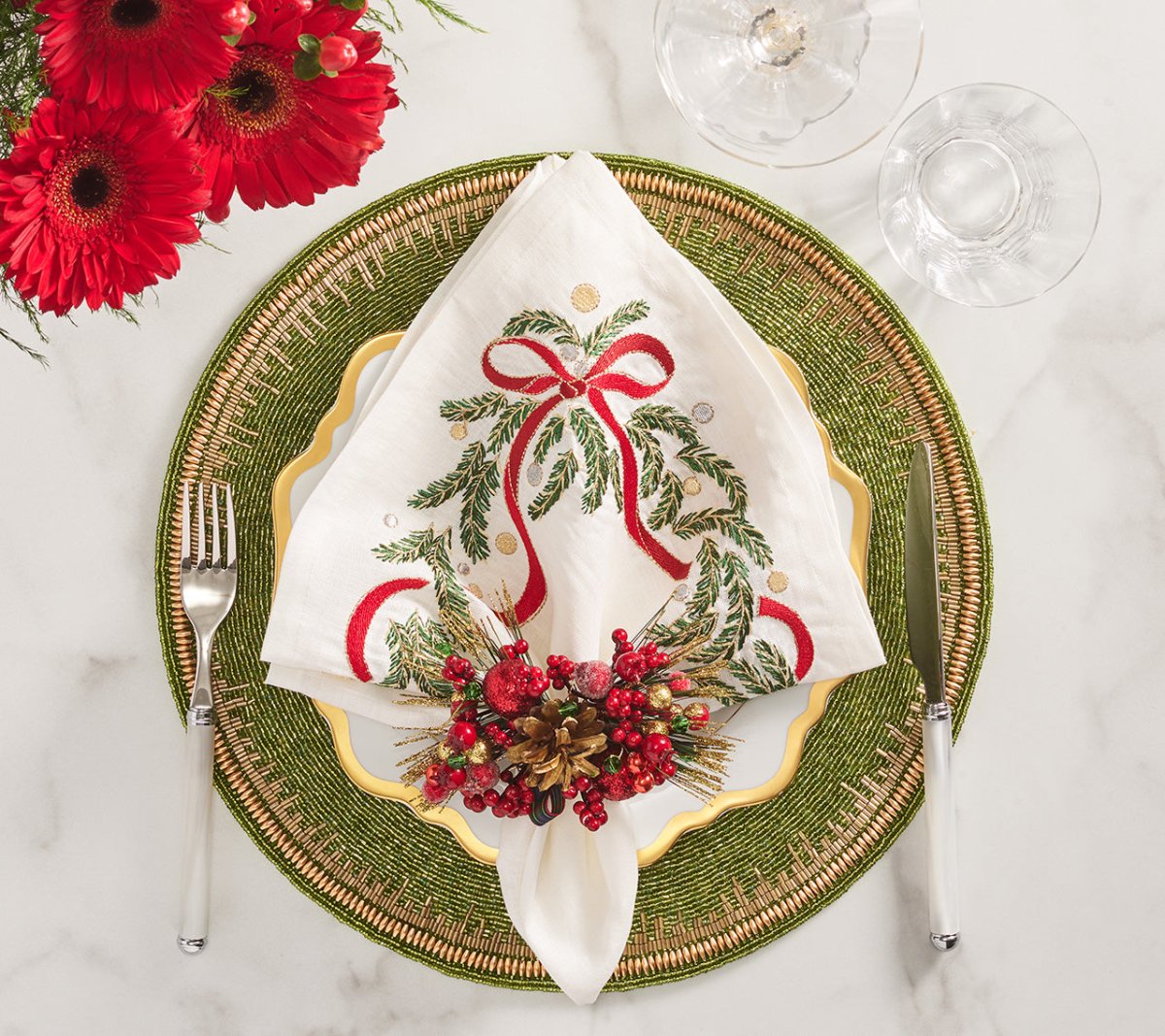 Kim Seybert, Inc.Holly and Sprig Napkin Ring in Red, Green & Gold, Set of 4Napkin Rings