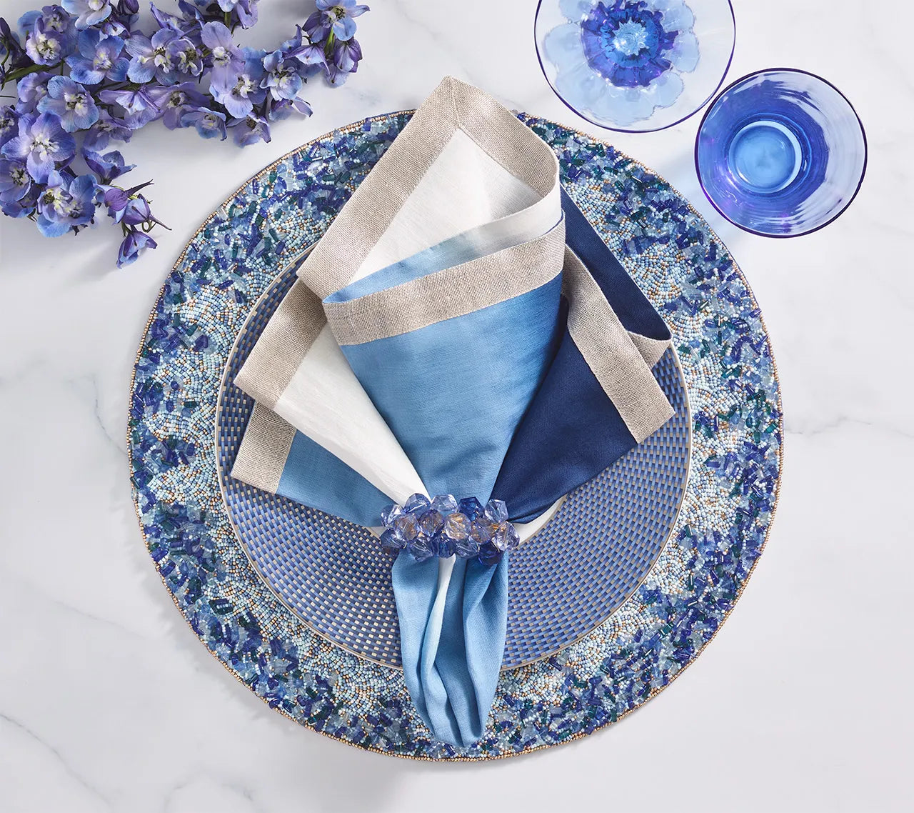 #color_blue & white