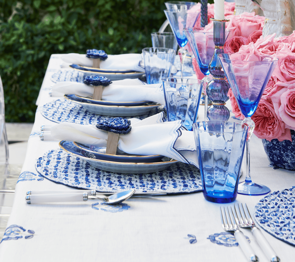 Carnation Tablecloth in White & Blue