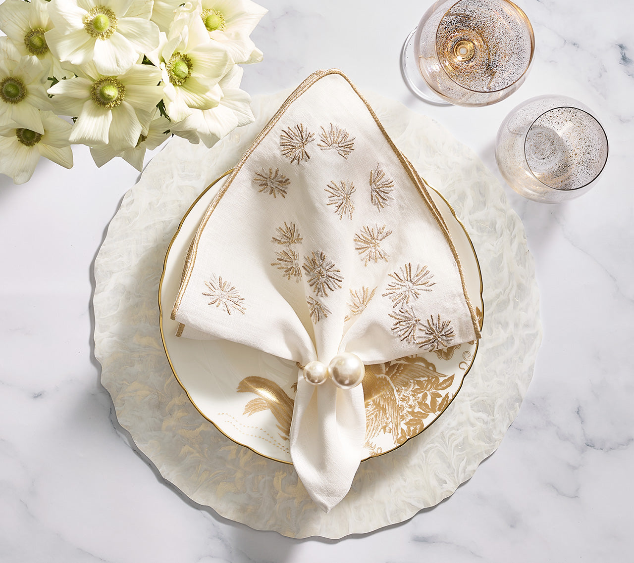 Kim Seybert Luxury Marbled Placemat in White & Gold
