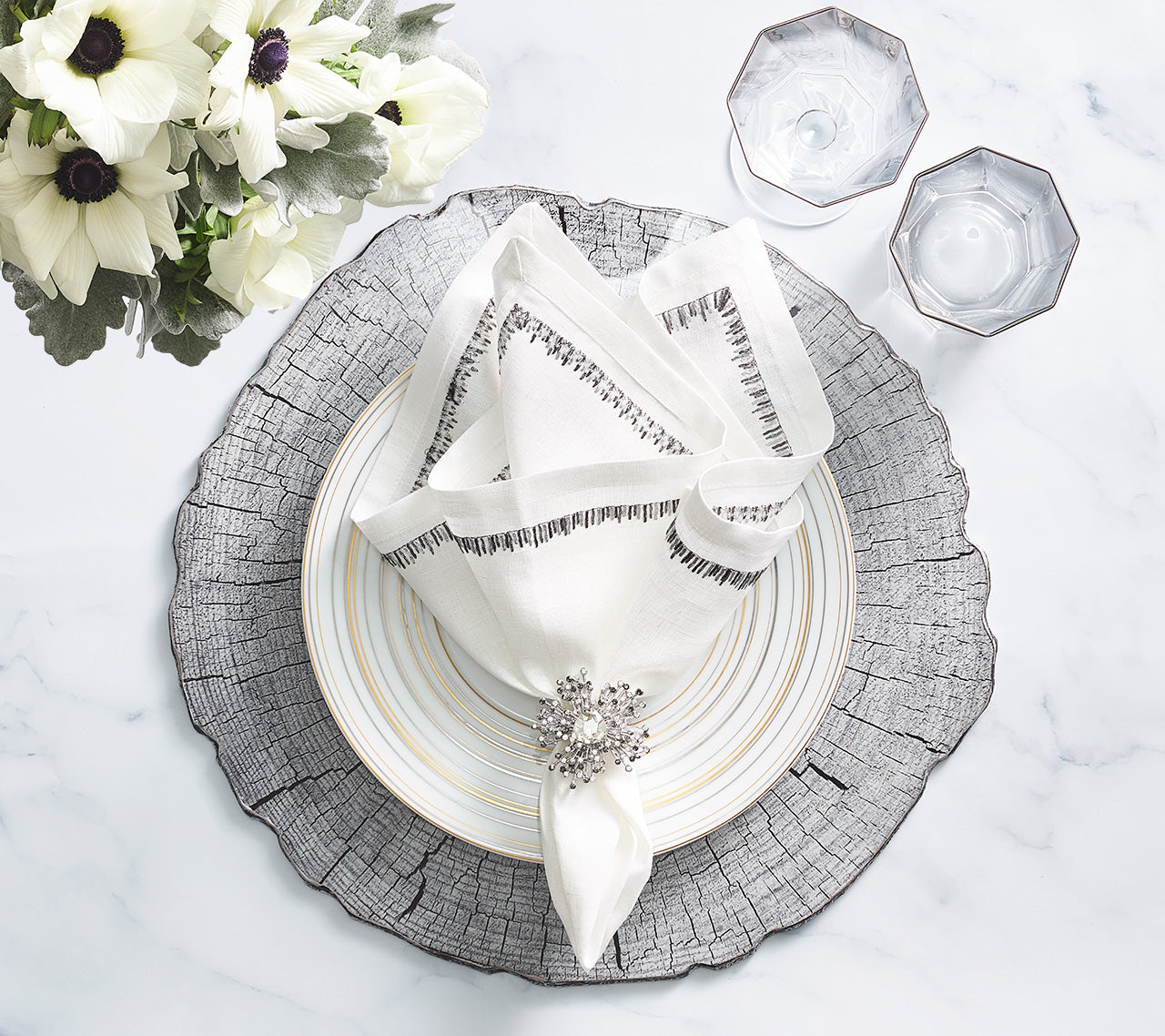 Kim Seybert Luxury Filament Napkin in White, Silver & Gunmetal