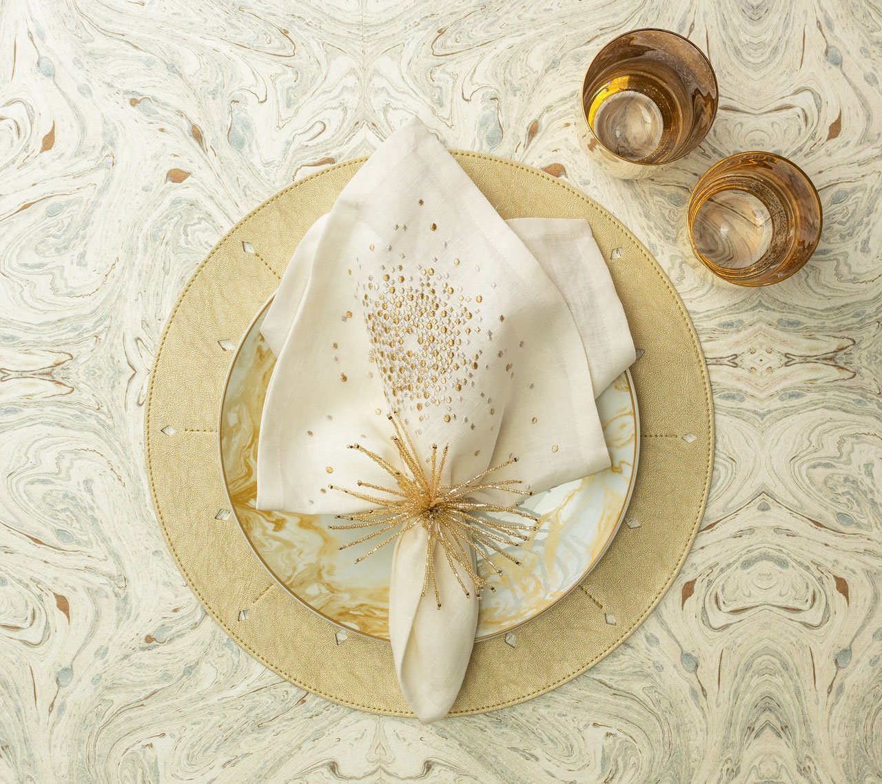 Kim Seybert Luxury Starburst Napkin in White, Gold & Silver