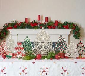 Kim Seybert Luxury Jeweled Xmas Tree in Crystal & Red