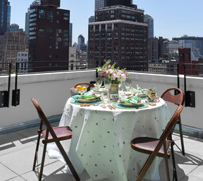 Kim Seybert Luxury Bohemia Tablecloth in White & Seafoam