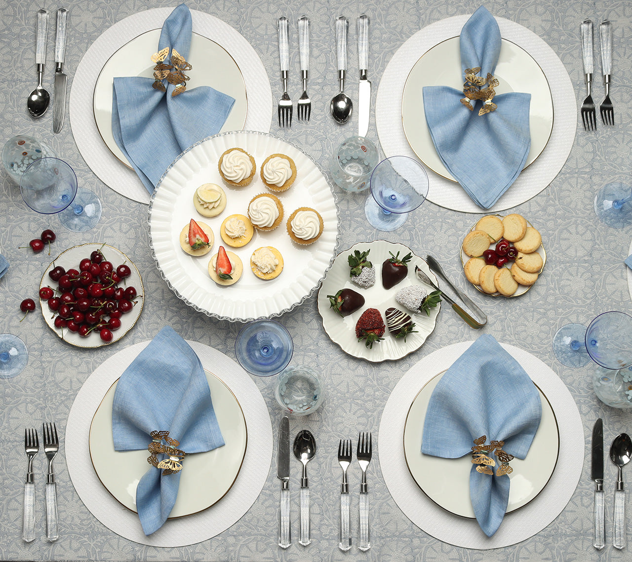 Kim Seybert Luxury Provence Tablecloth in Periwinkle